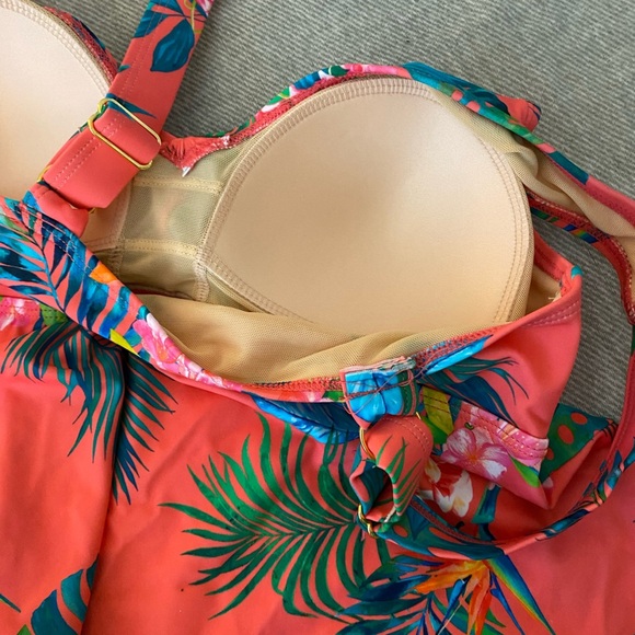 🎉SALE🎉Kim Gravel Tropical Floral Swimwear - Picture 6 of 8